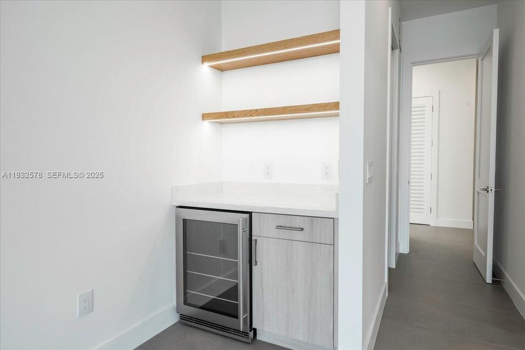 En Venta: $6,300,000 (5 camas, 4 baños, 3434 Pies cuadrados)