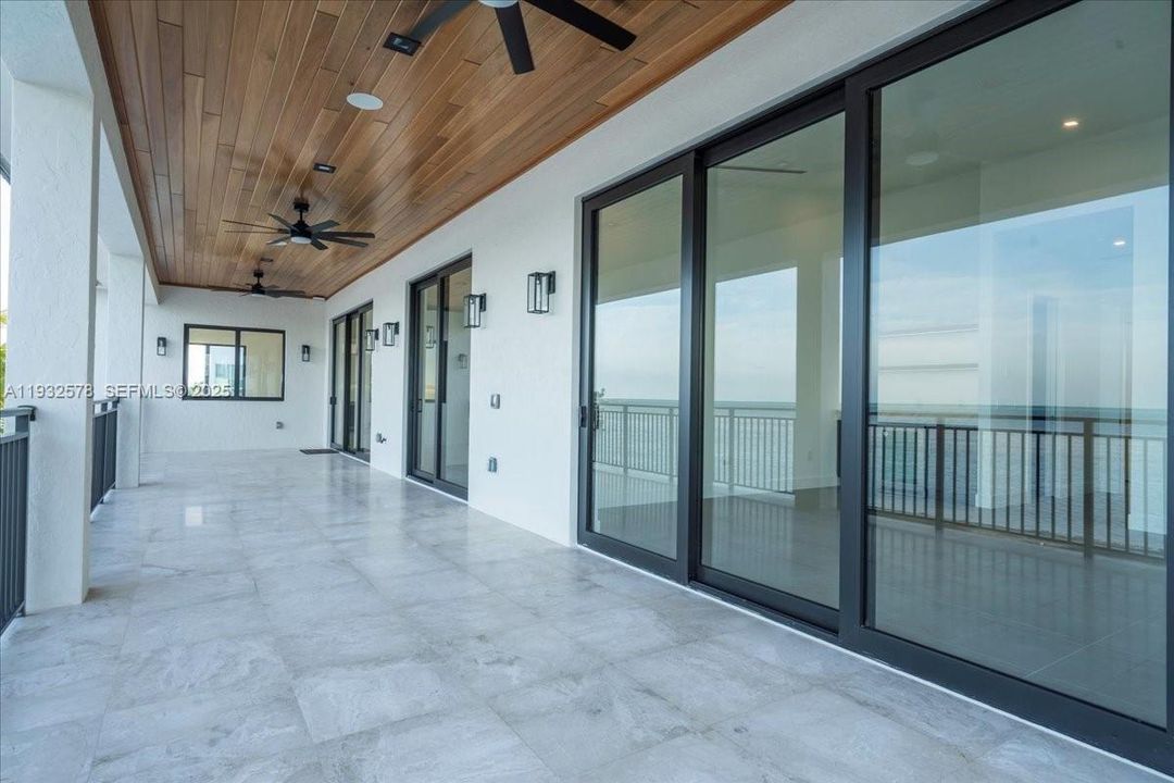 En Venta: $6,300,000 (5 camas, 4 baños, 3434 Pies cuadrados)