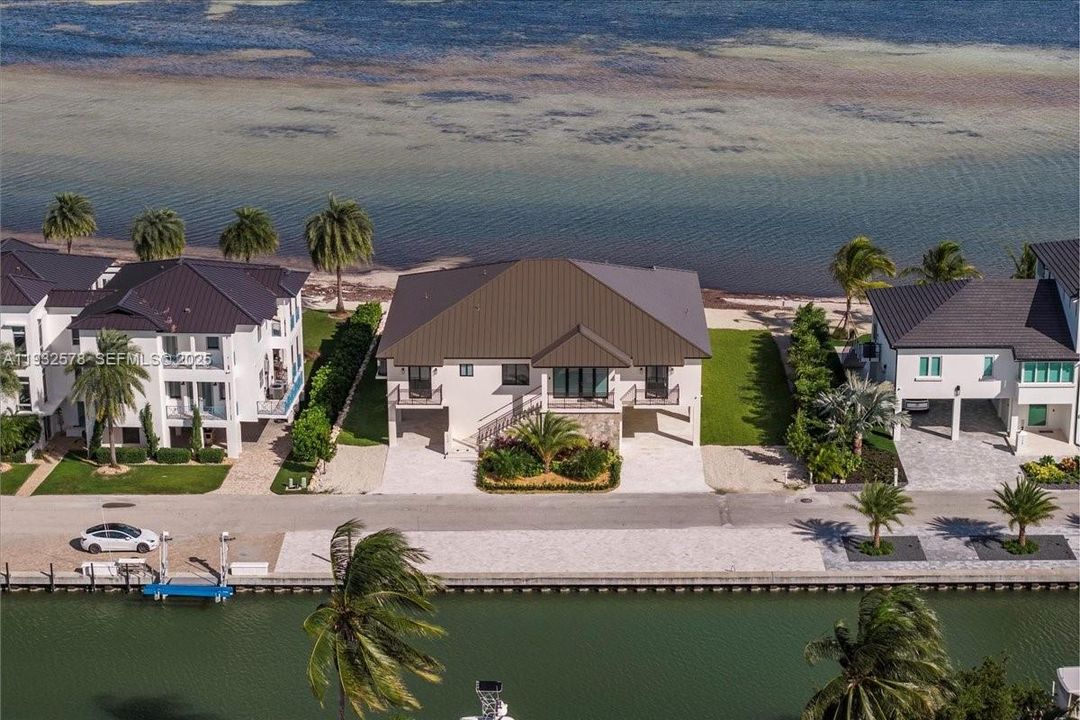 En Venta: $6,300,000 (5 camas, 4 baños, 3434 Pies cuadrados)