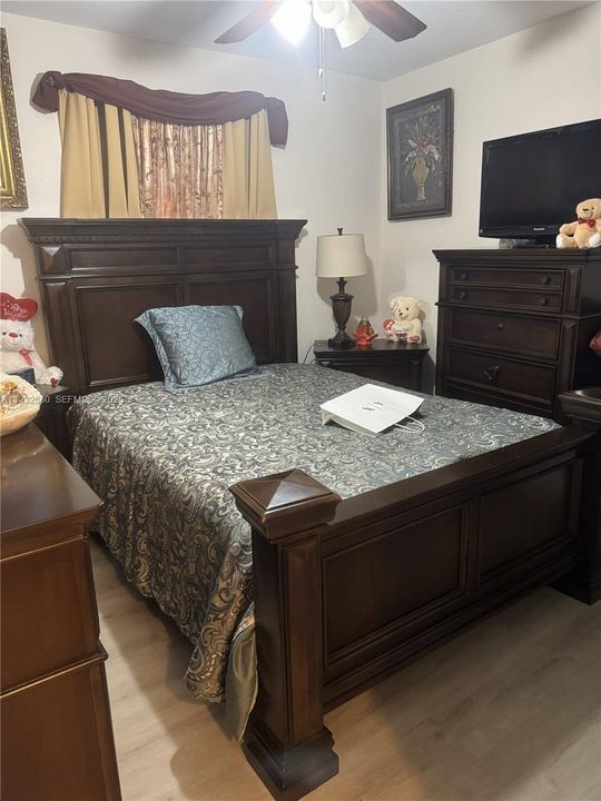 For Sale: $370,000 (3 beds, 2 baths, 1716 Square Feet)