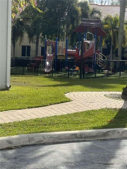 For Sale: $370,000 (3 beds, 2 baths, 1716 Square Feet)