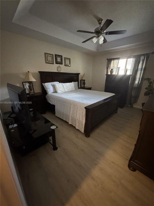 For Sale: $370,000 (3 beds, 2 baths, 1716 Square Feet)