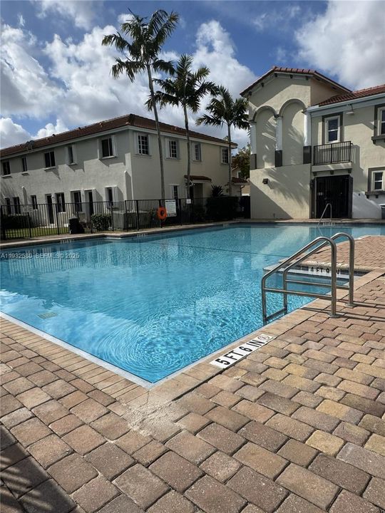 For Sale: $370,000 (3 beds, 2 baths, 1716 Square Feet)