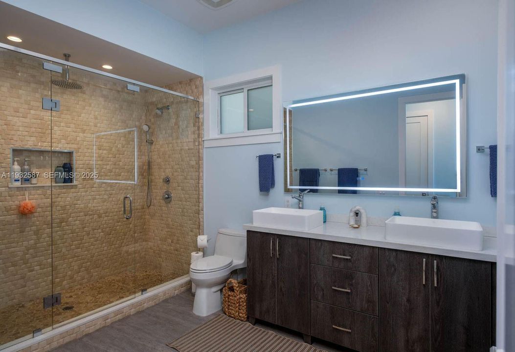 На продажу: $7,500,000 (5 спален, 4 ванн, 3434 Квадратных фут)