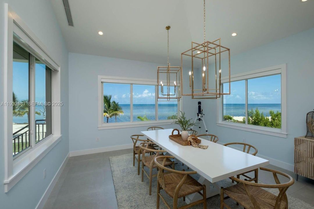 На продажу: $7,500,000 (5 спален, 4 ванн, 3434 Квадратных фут)