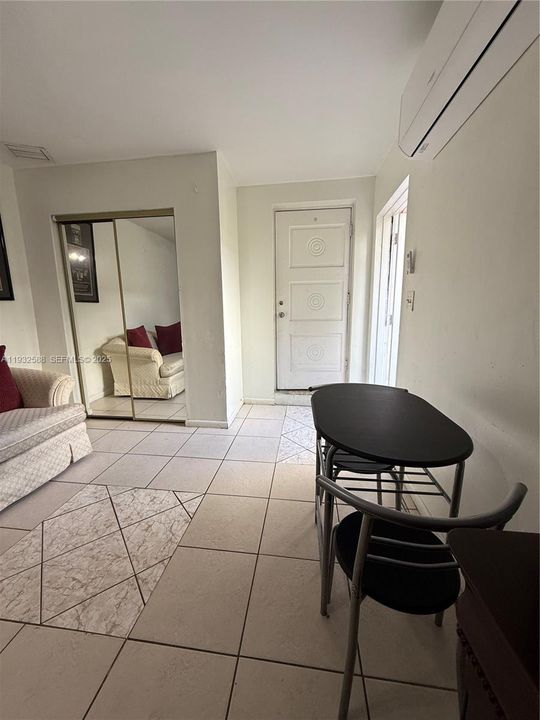 В аренду: $1,500 (1 спален, 1 ванн, 1956 Квадратных фут)