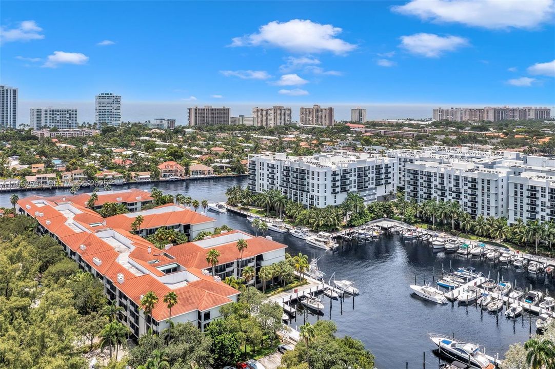 For Sale: $407,000 (2 beds, 2 baths, 1330 Square Feet)