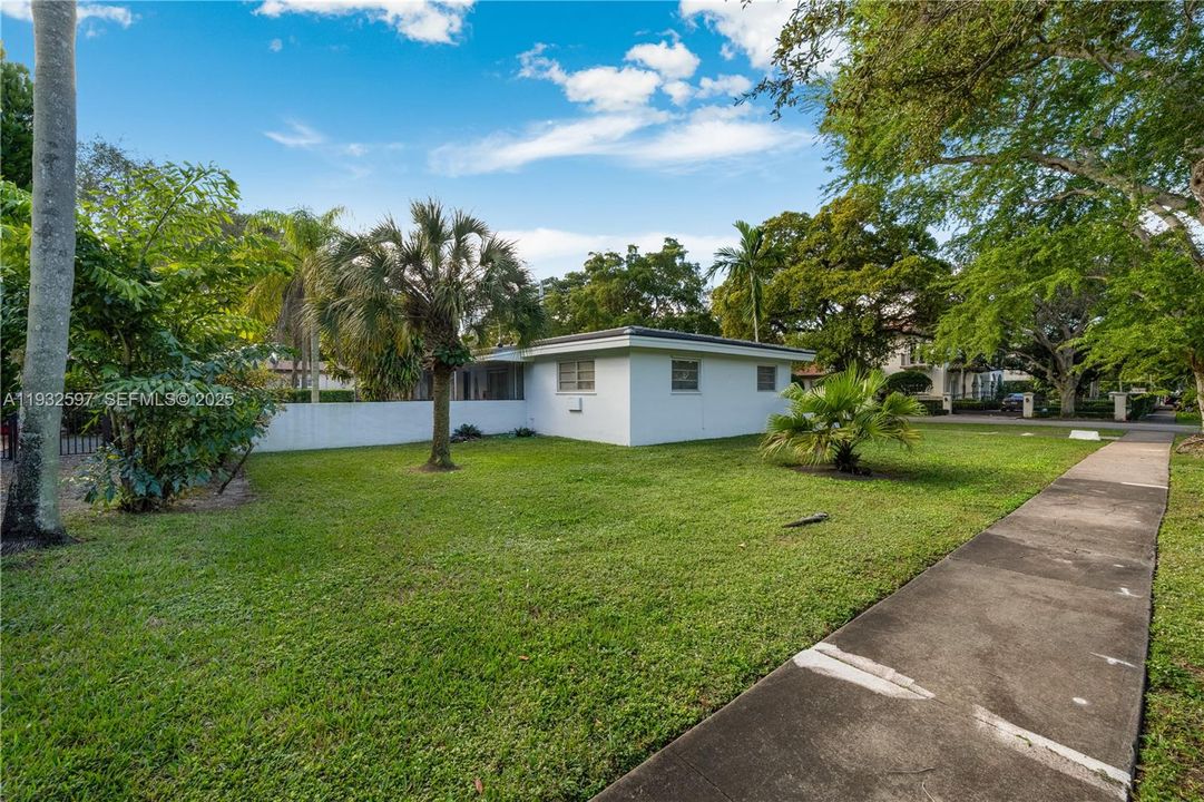 En Venta: $1,899,999 (3 camas, 2 baños, 1664 Pies cuadrados)