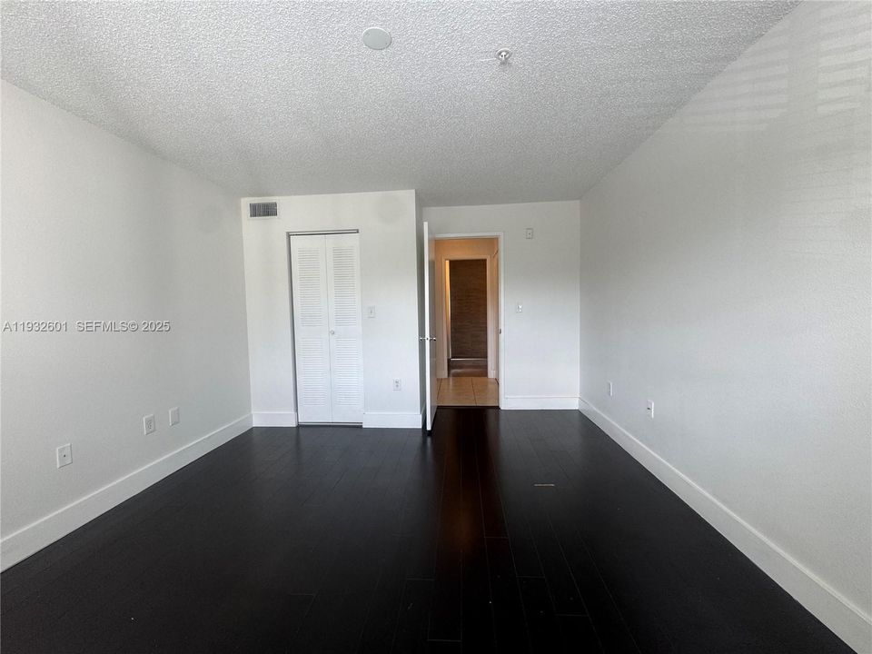 出租: $2,650 (2 贝兹, 2 浴室, 960 平方英尺)