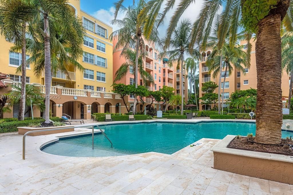 For Rent: $3,200 (2 beds, 2 baths, 1100 Square Feet)