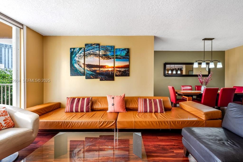 For Rent: $3,200 (2 beds, 2 baths, 1100 Square Feet)