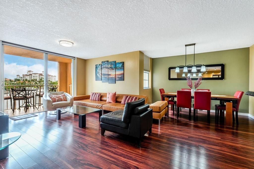 For Rent: $3,200 (2 beds, 2 baths, 1100 Square Feet)