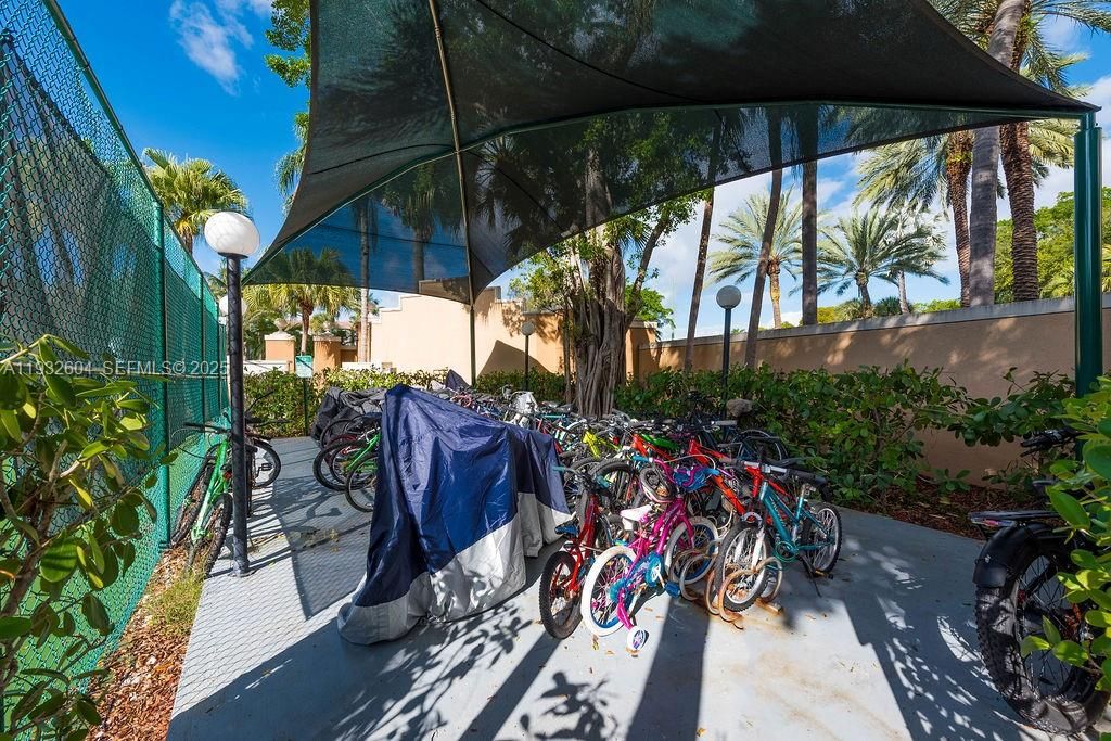 For Rent: $3,200 (2 beds, 2 baths, 1100 Square Feet)