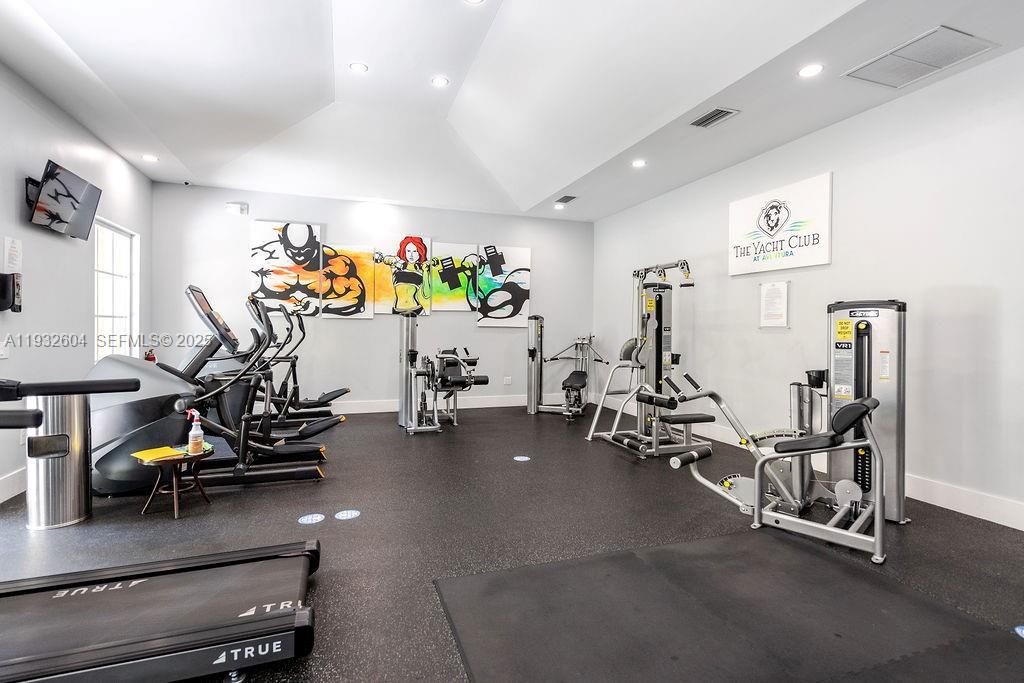 For Rent: $3,200 (2 beds, 2 baths, 1100 Square Feet)