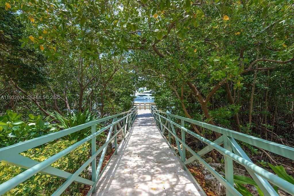 For Rent: $3,200 (2 beds, 2 baths, 1100 Square Feet)