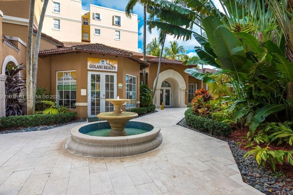 For Rent: $3,200 (2 beds, 2 baths, 1100 Square Feet)