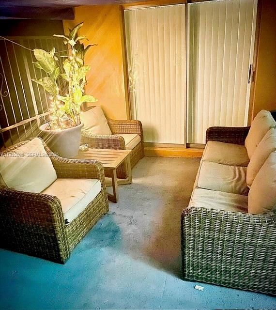 En Venta: $550,000 (4 camas, 2 baños, 2057 Pies cuadrados)