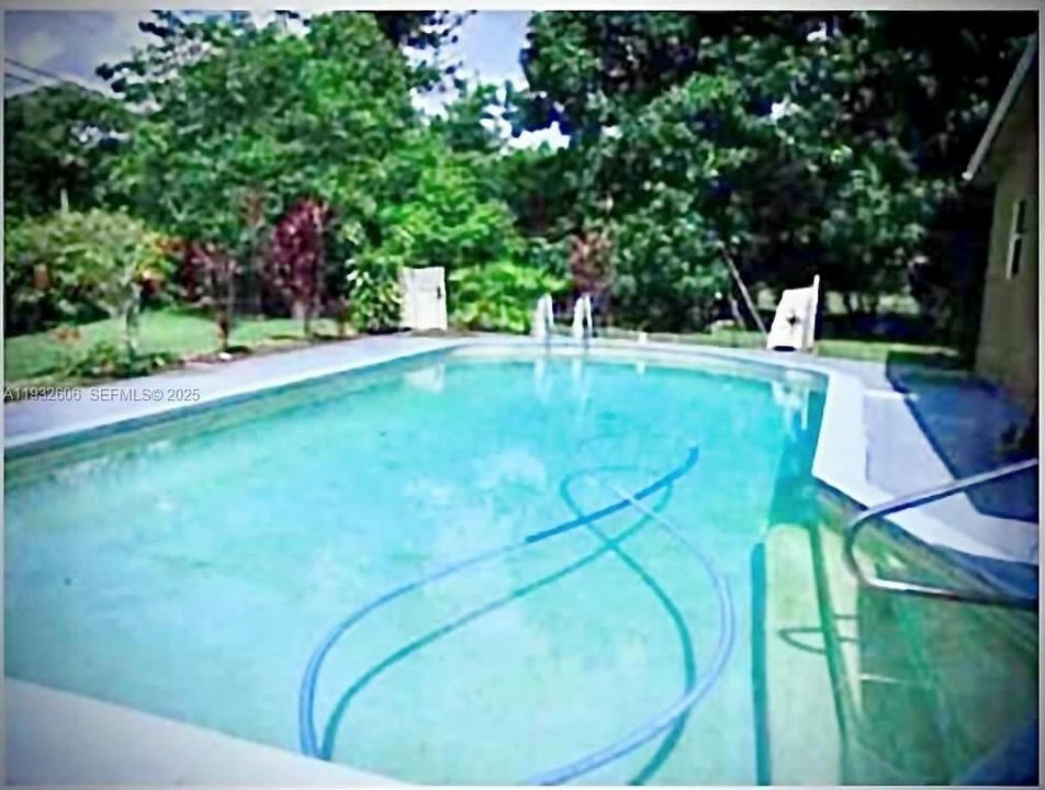 En Venta: $550,000 (4 camas, 2 baños, 2057 Pies cuadrados)