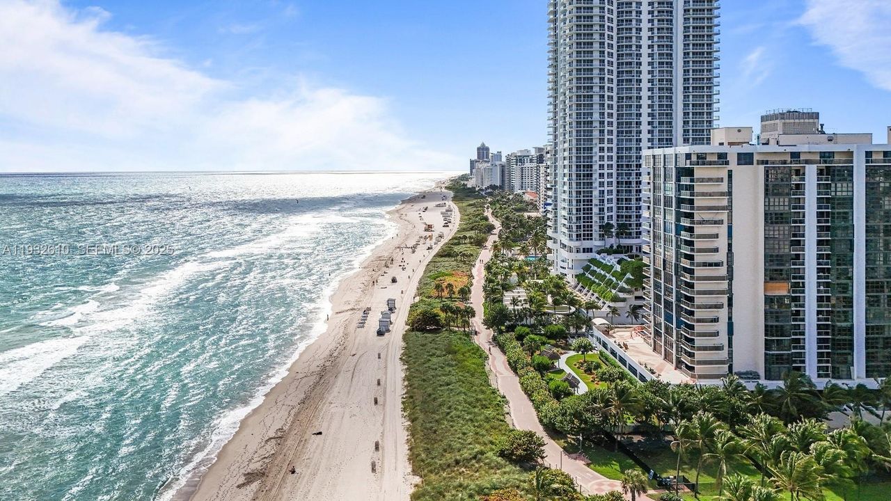 待售: $1,575,000 (2 贝兹, 2 浴室, 1994 平方英尺)