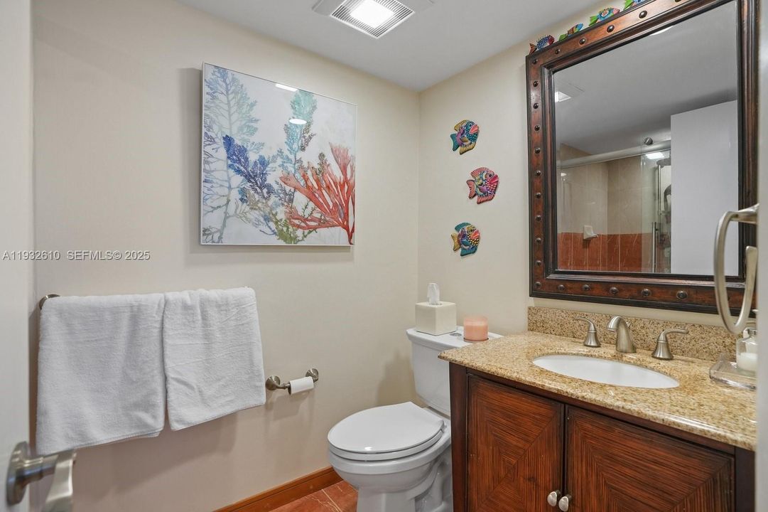 待售: $1,575,000 (2 贝兹, 2 浴室, 1994 平方英尺)