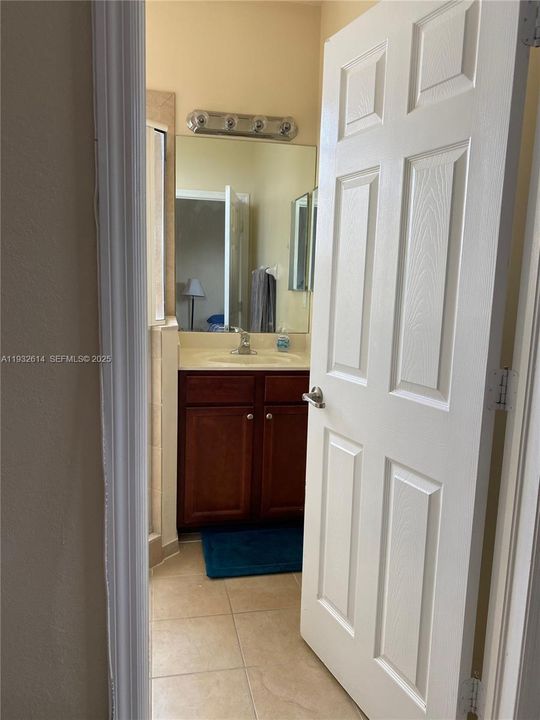 For Rent: $1,450 (0 beds, 1 baths, 1930 Square Feet)