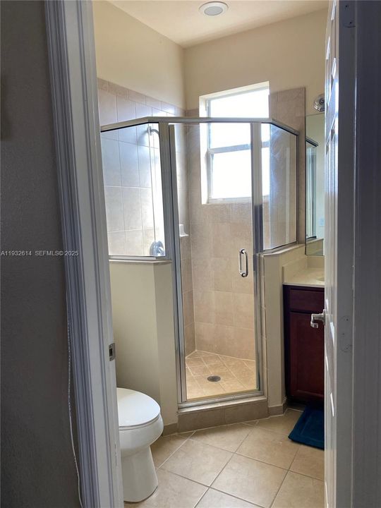 For Rent: $1,450 (0 beds, 1 baths, 1930 Square Feet)