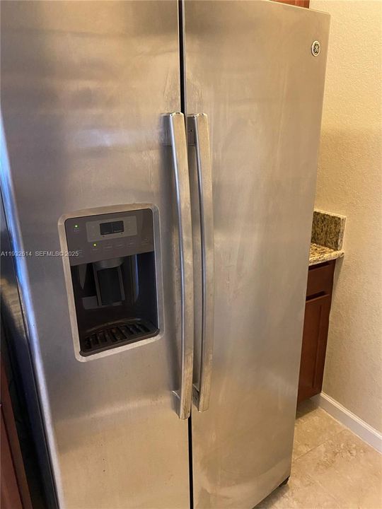 For Rent: $1,450 (0 beds, 1 baths, 1930 Square Feet)