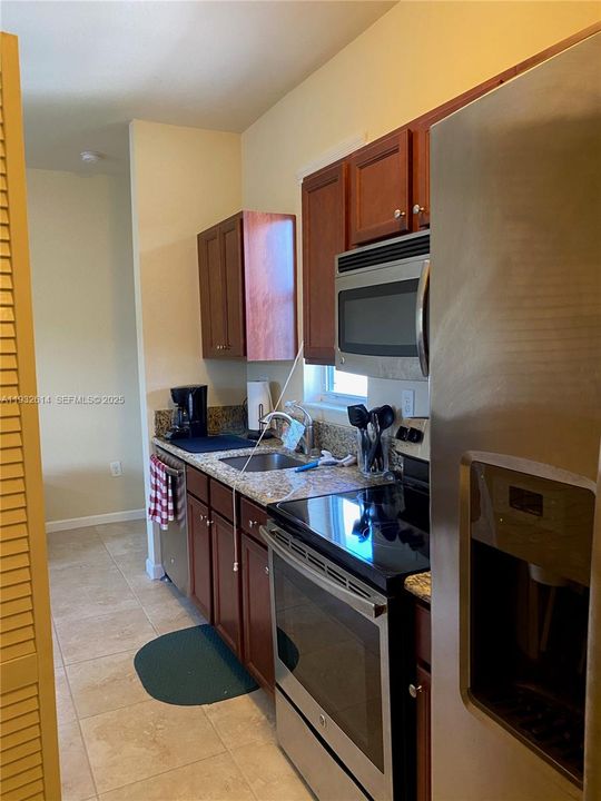 For Rent: $1,450 (0 beds, 1 baths, 1930 Square Feet)