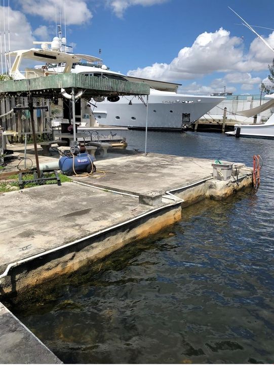 For Sale: $1,700,000 (4 beds, 3 baths, 1747 Square Feet)