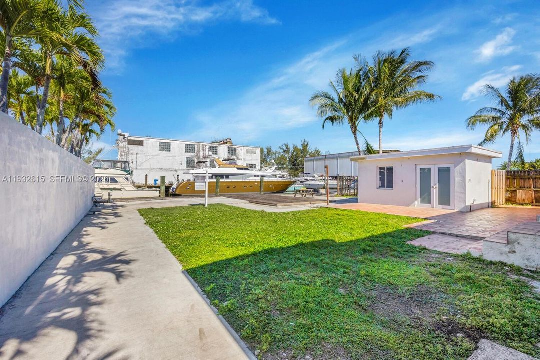 Active With Contract: $1,649,000 (4 beds, 3 baths, 1747 Square Feet)