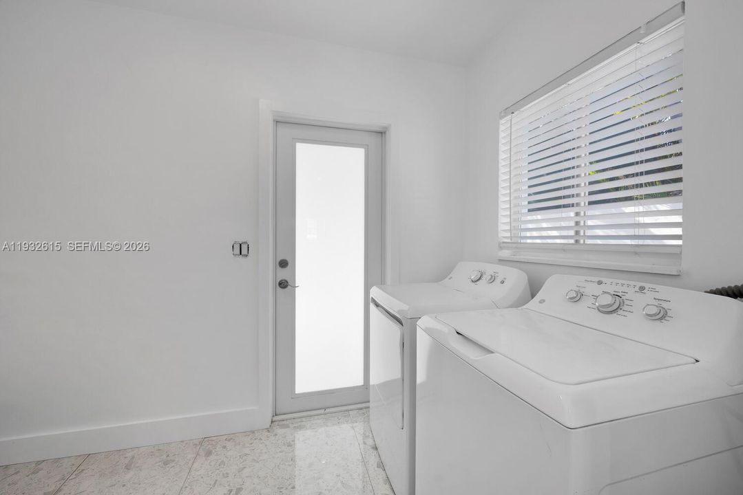 Active With Contract: $1,649,000 (4 beds, 3 baths, 1747 Square Feet)