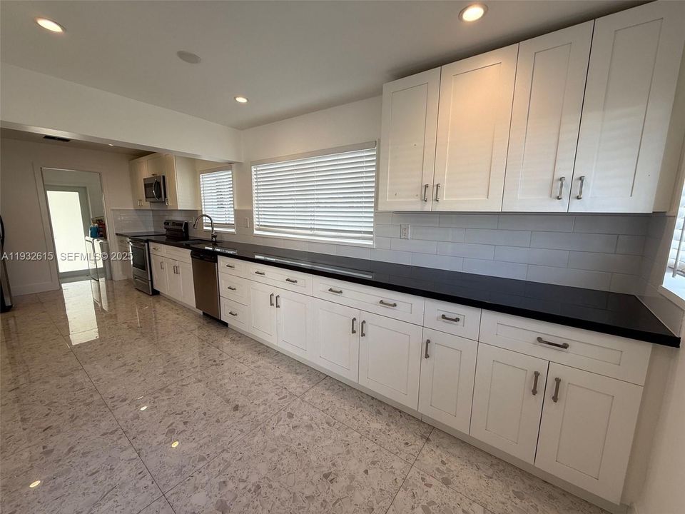 For Sale: $1,700,000 (4 beds, 3 baths, 1747 Square Feet)