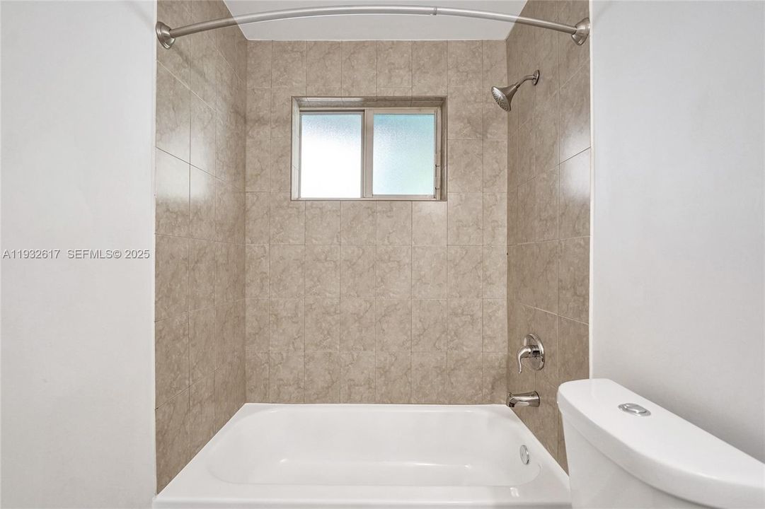 En Renta: $3,200 (3 camas, 3 baños, 1350 Pies cuadrados)