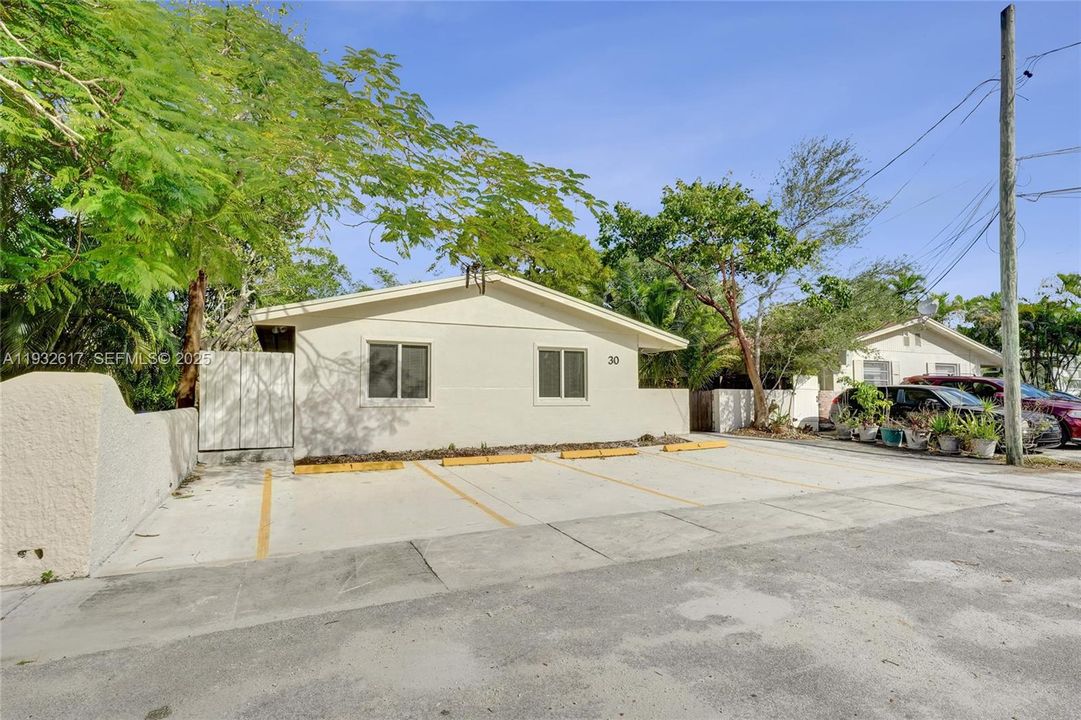 En Renta: $3,200 (3 camas, 3 baños, 1350 Pies cuadrados)