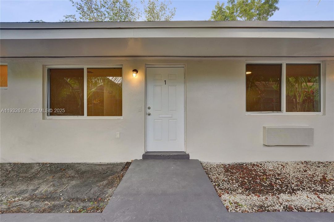 En Renta: $3,200 (3 camas, 3 baños, 1350 Pies cuadrados)