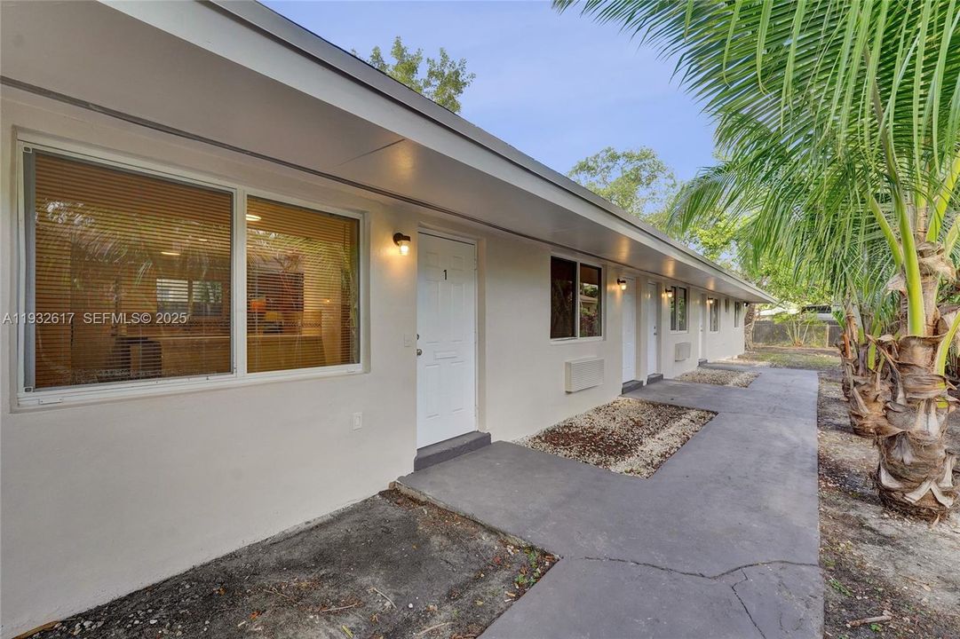 En Renta: $3,200 (3 camas, 3 baños, 1350 Pies cuadrados)