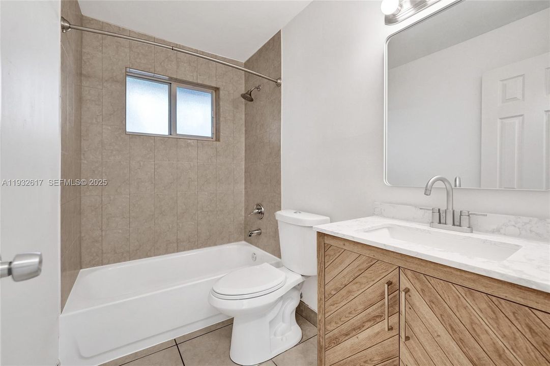 En Renta: $3,200 (3 camas, 3 baños, 1350 Pies cuadrados)