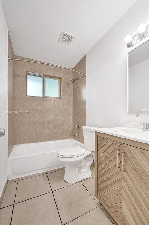 En Renta: $3,200 (3 camas, 3 baños, 1350 Pies cuadrados)