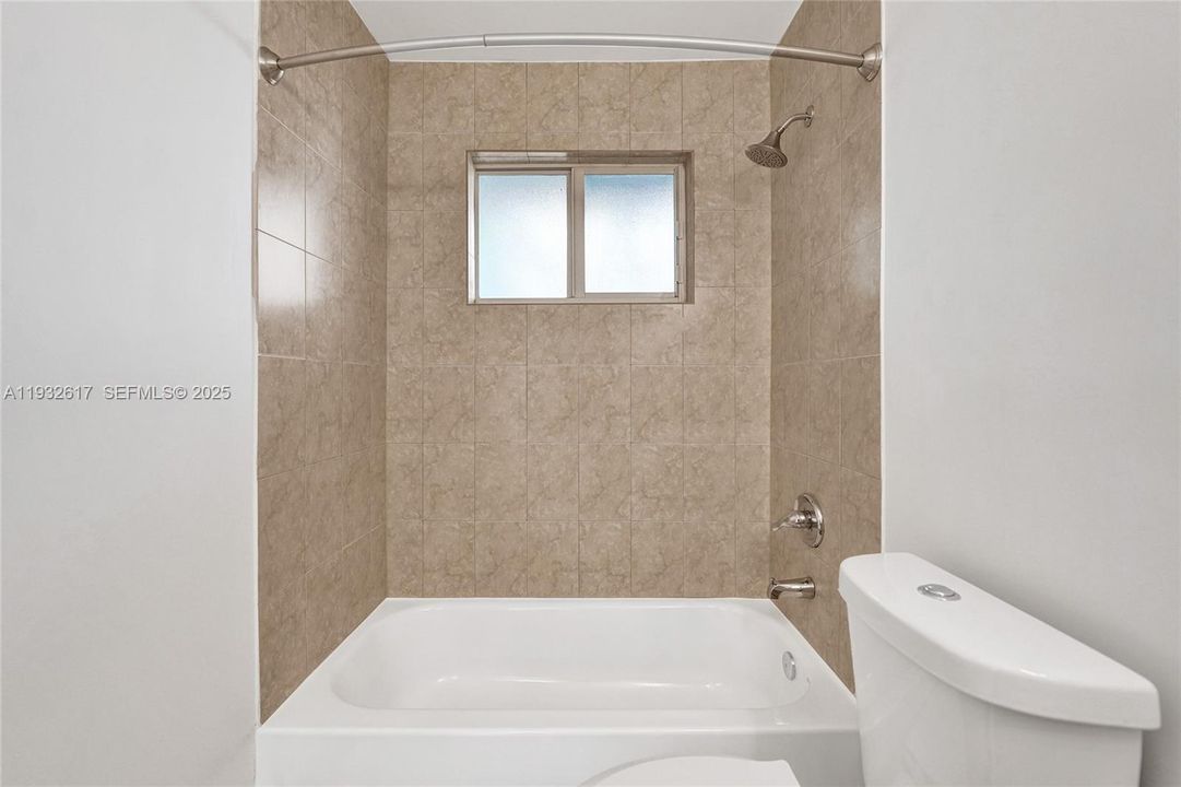 En Renta: $3,200 (3 camas, 3 baños, 1350 Pies cuadrados)