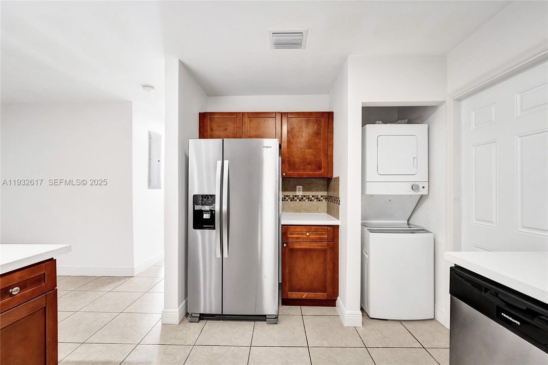 En Renta: $3,200 (3 camas, 3 baños, 1350 Pies cuadrados)