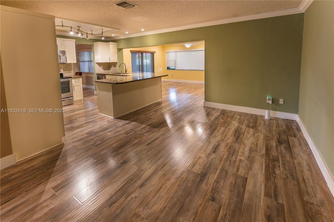 For Sale: $810,000 (4 beds, 3 baths, 2007 Square Feet)