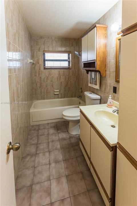 For Sale: $810,000 (4 beds, 3 baths, 2007 Square Feet)