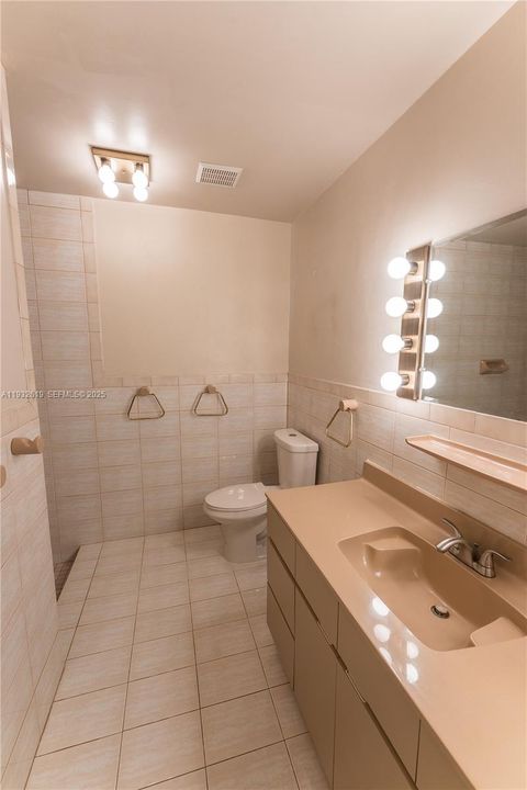 For Sale: $810,000 (4 beds, 3 baths, 2007 Square Feet)