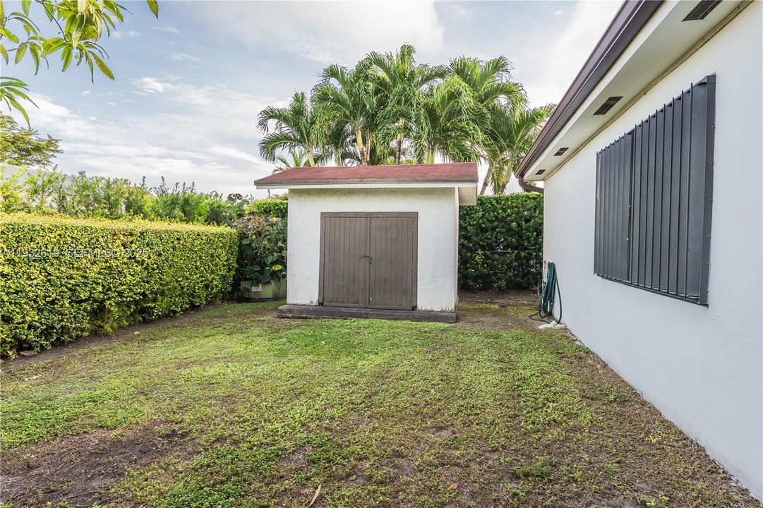 For Sale: $810,000 (4 beds, 3 baths, 2007 Square Feet)