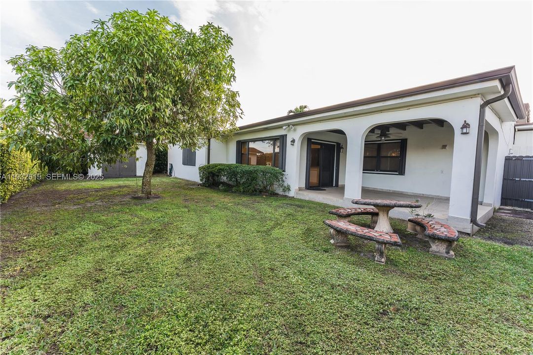 For Sale: $810,000 (4 beds, 3 baths, 2007 Square Feet)