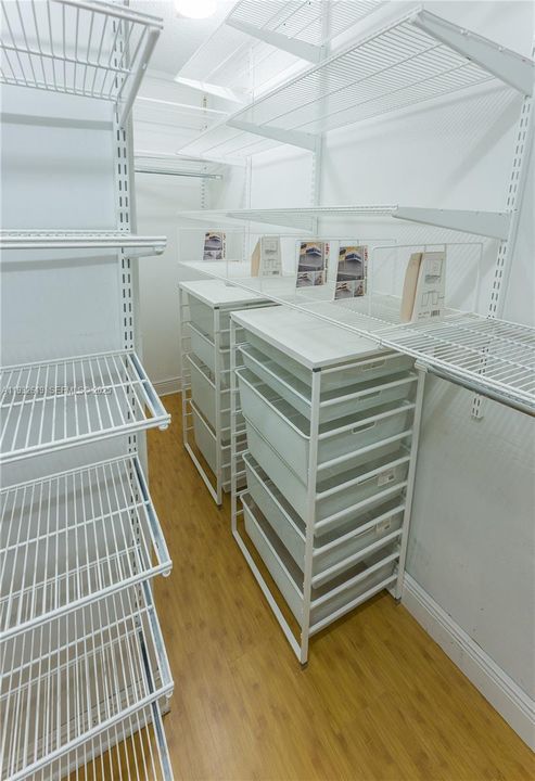 For Sale: $810,000 (4 beds, 3 baths, 2007 Square Feet)