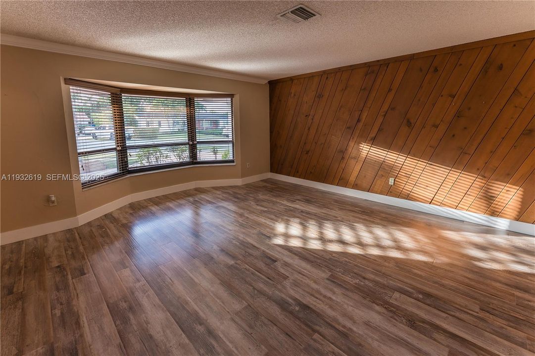 For Sale: $810,000 (4 beds, 3 baths, 2007 Square Feet)