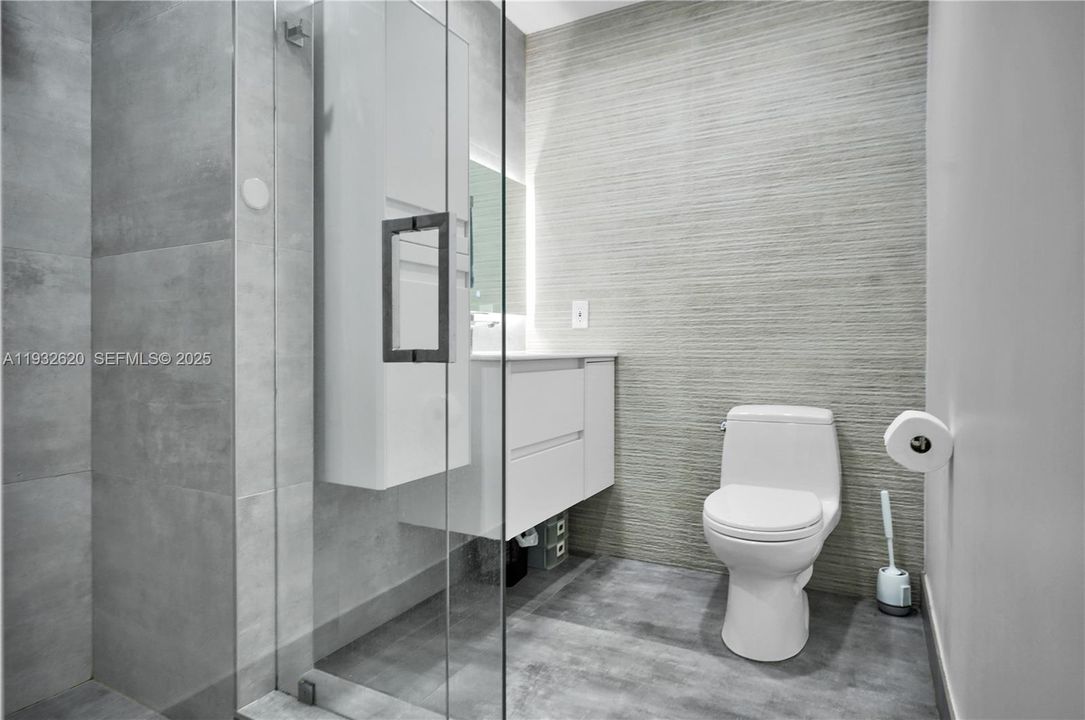 出租: $7,700 (4 贝兹, 3 浴室, 3006 平方英尺)