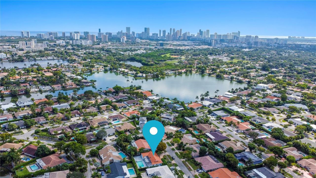 出租: $7,700 (4 贝兹, 3 浴室, 3006 平方英尺)