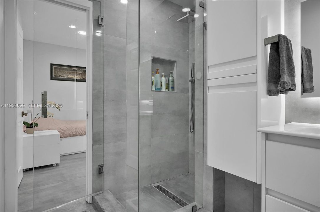 出租: $7,700 (4 贝兹, 3 浴室, 3006 平方英尺)